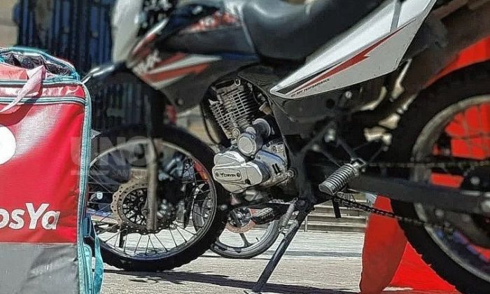 F. Varela: Dos sujetos robaron una moto a punta de pistola